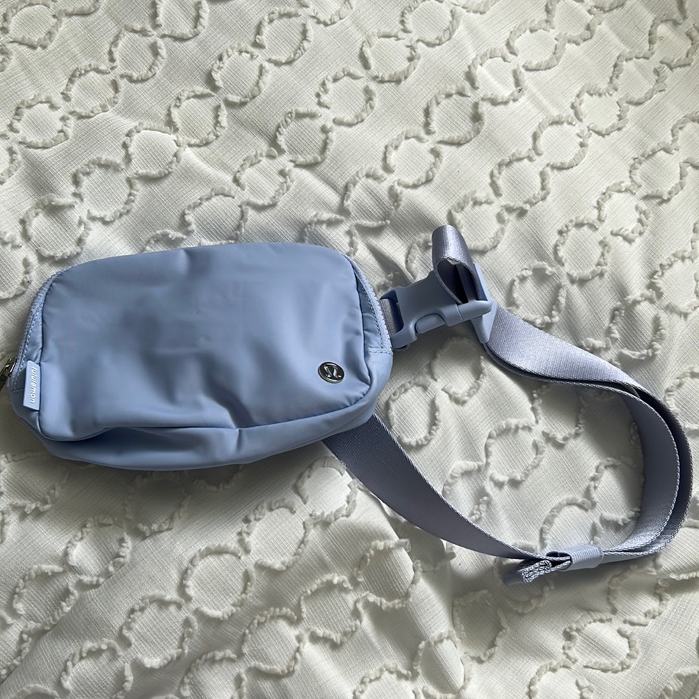 Lululemon belt bag